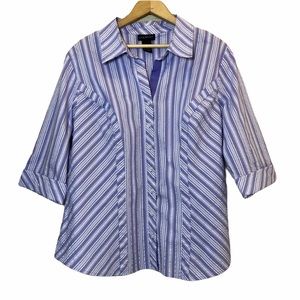 Lane Bryant 3/4 Sleeve V Neck Purple Button Down